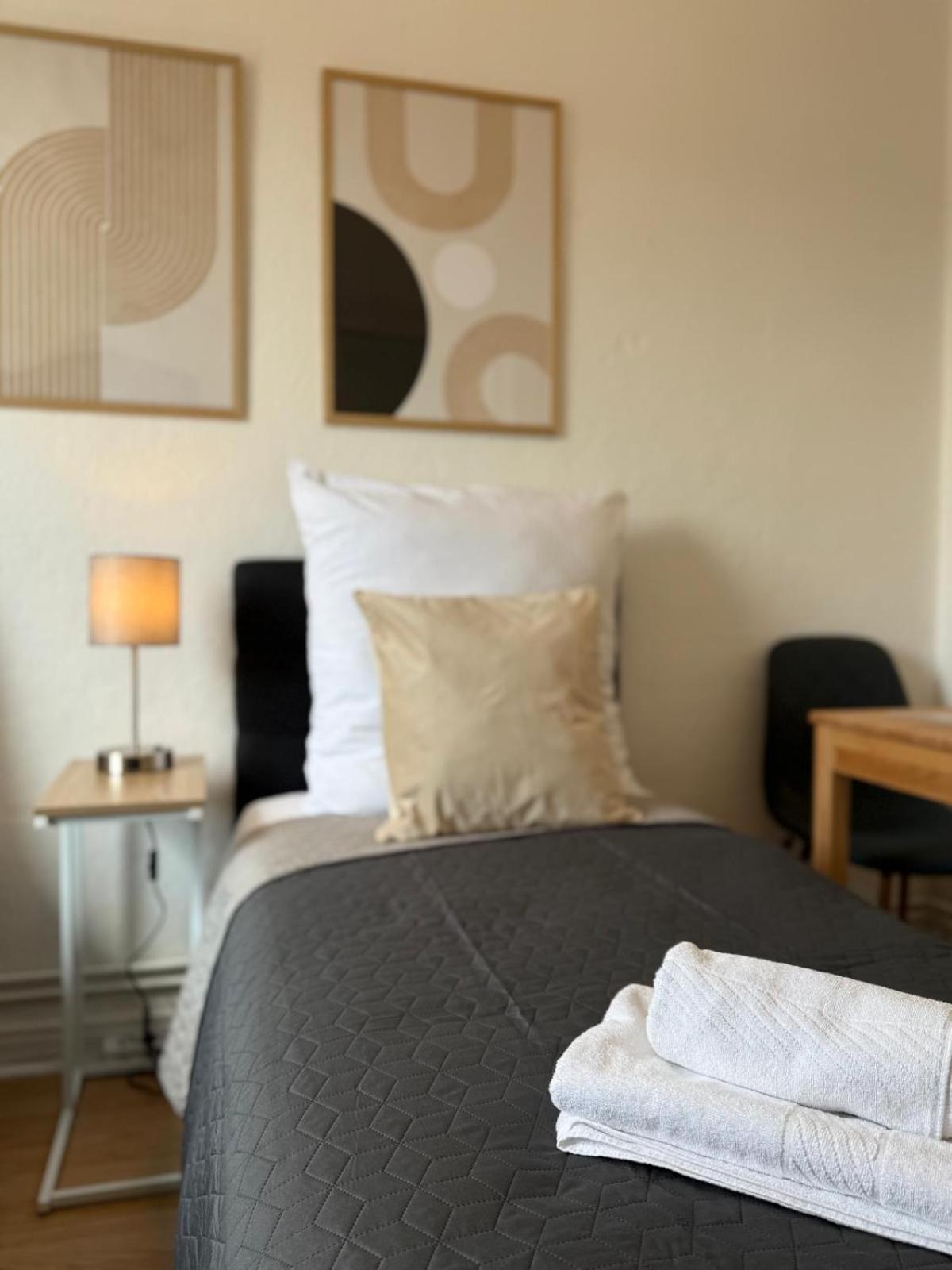 Tt Living Apartments Bonitas & Divinitas I 2 Schlafzimmer I Kueche I Vollbad I Waschmaschine Rellingen Exterior foto